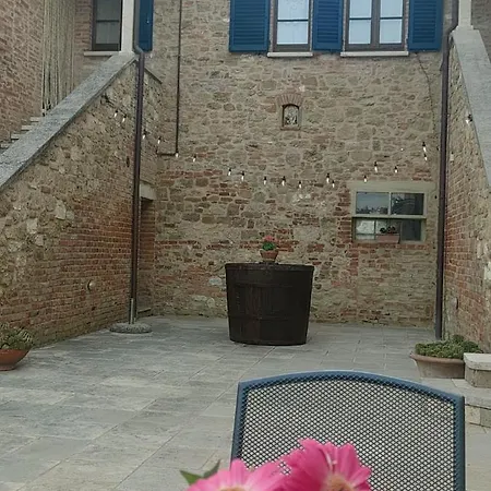 L Antico Ritrovo 아파트 *